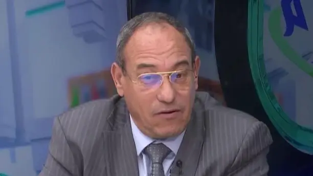 هشام عبود: الصحفي الجزائري الذي تحدى السلطة وأثار الجدل