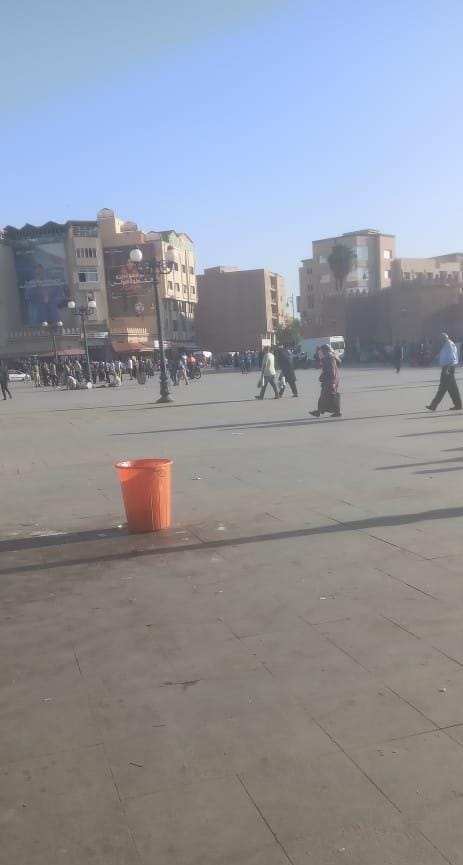 وجدة تستعيد رونقها: حملة واسعة لتحرير ساحة سيدي عبد الوهاب من الفوضى