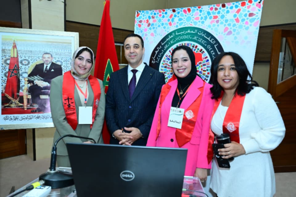 ندوة علمية تُبْرِزُ دَوْرَ الكفاءات المُنتجة والشخصيات الوطنية والعربية والافريقية التي تَخَرَّجَتْ من جامعة وجدة (صور)