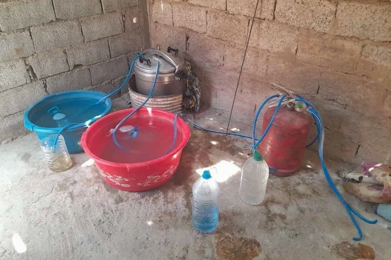 تفكيك ورشة لتقطير ماء الحياة (الماحيا) وتوقيف 3 أشخاص يشتبه في تورطهم في هذه الأنشطة الممنوعة