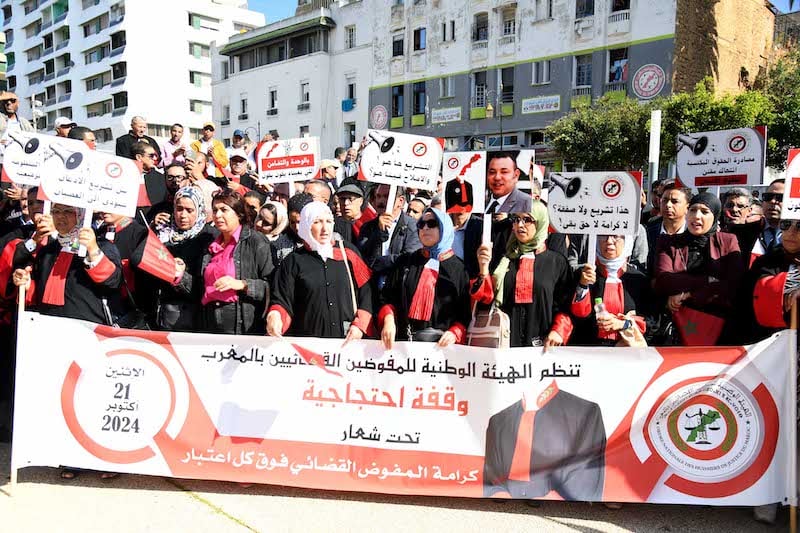 المفوضون القضائيون يعلقون احتجاجاتهم: حوار جديد مع وزارة العدل تحت الاختبار