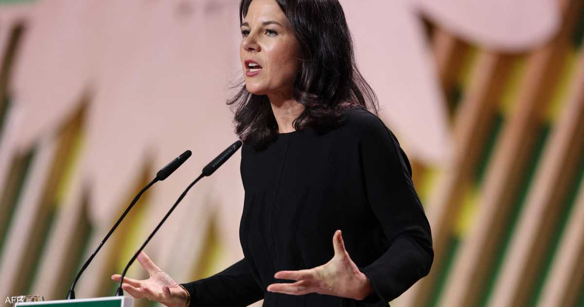 أنالينا بيربوك تؤيد تقارير أميركية أفادت بأن جو بايدن سمح لأوكرانيا باستخدام صواريخ طويلة