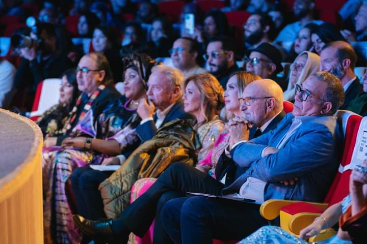 وجدة: فيلم سوداني ينقل ويلات الحرب الأهلية يفوز بالجائزة الكبرى والفيلم المغربي “الأيام الرمادية” ينال جائزة التحكيم (صور)