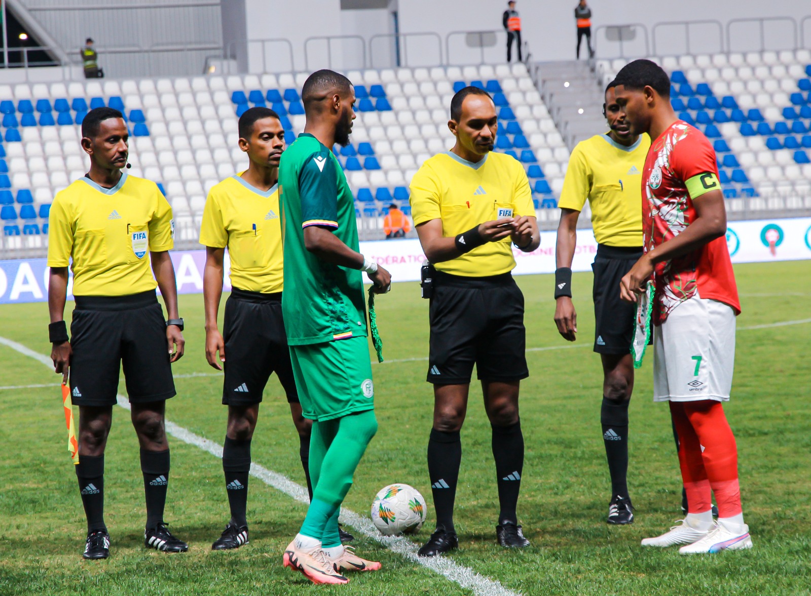 من ملعب الحسيمة الكبير جزر القمر تتأهل رسميا الى كأس أمم إفريقيا