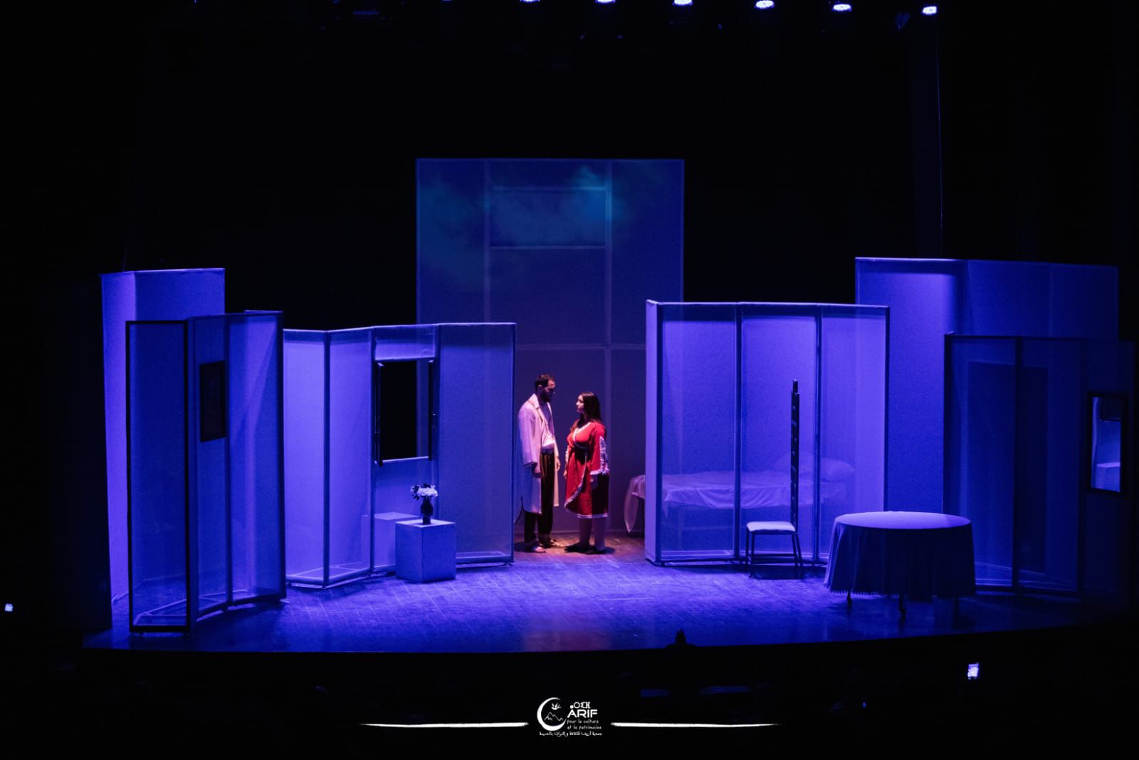 فرقة أريف للثقافة والتراث بالحسيمة تدشن مشروع التوطين بعرضها المسرحي ” أبريذ غر أوجنا”