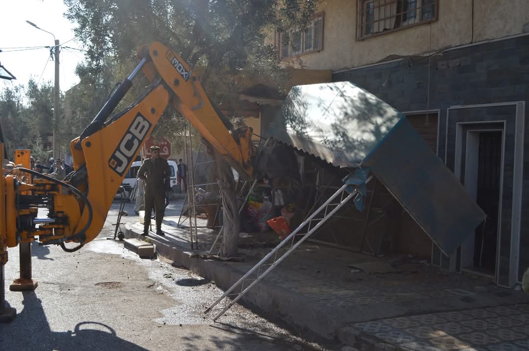 تاوريرت …حملة لتحرير الملك العمومي تُنعش جمالية المدينة”