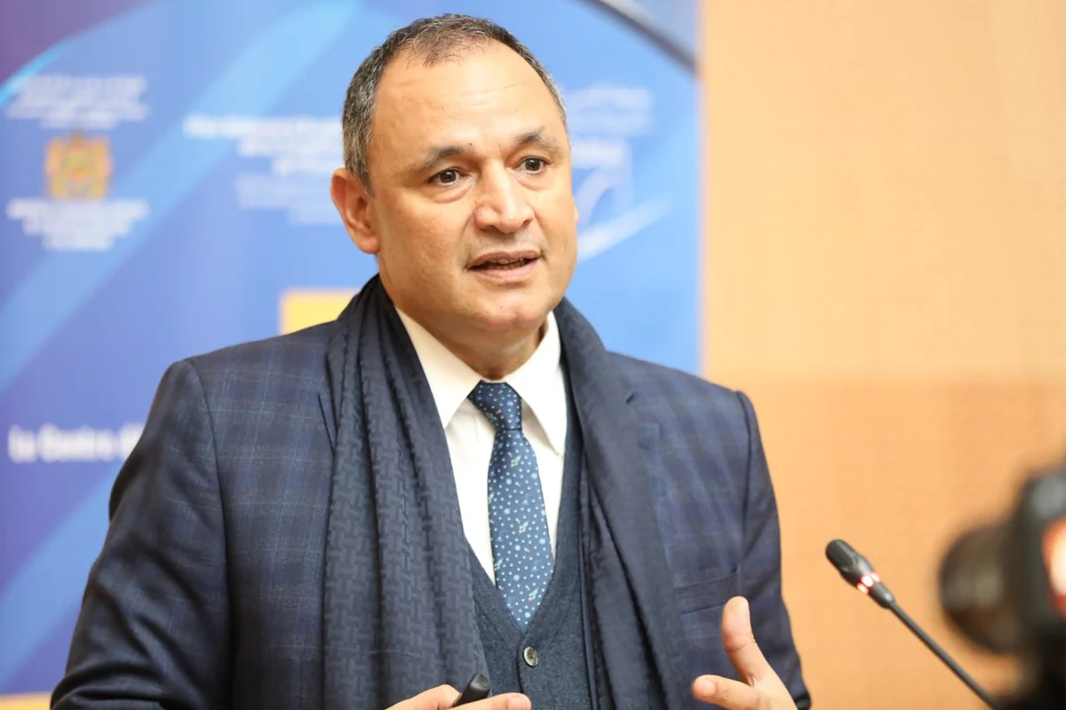 رياض مزور.. تم تنفيذ 70٪ من أصل 1500 توصية بخصوص تحسين وضعية التجار الصغار وتوفير الحماية الاجتماعية والاقتصادية لهم