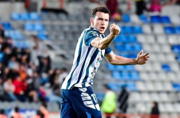 أسامة الإدريسي يحل بالعاصمة القطرية الدوحة للمشاركة في الأدوار النهائية لكأس القارات للأندية