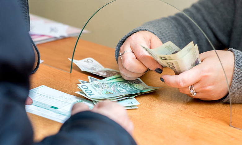 تحويلات المغاربة المقيمين بالخارج بلغت 100,29 مليار درهم