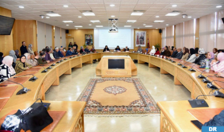 تنظيم حفل لتوشيح موظفات وموظفي الوزارة المنتدبة المكلفة بالانتقال الرقمي وإصلاح الإدارة