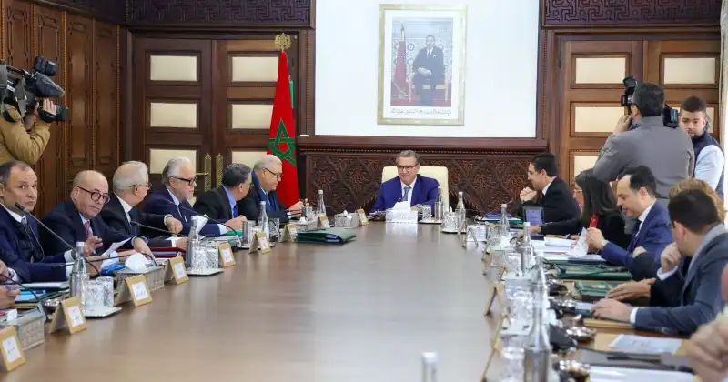 الحكومة تستعد لدراسة مشاريع مراسيم هامة وتنظيم إدارات جهوية جديدة..