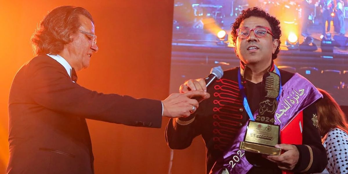 مراد العشابي يفوز بجائزة “إعلامي السنة” ضمن مسابقة النجم المغربي في دورتها الثالثة