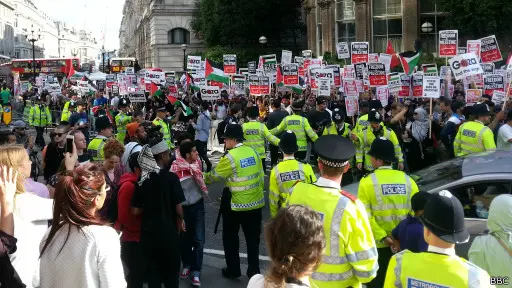 مظاهرة في لندن ضد BBC ..”الحرية لغزة والعدالة لفلسطين”