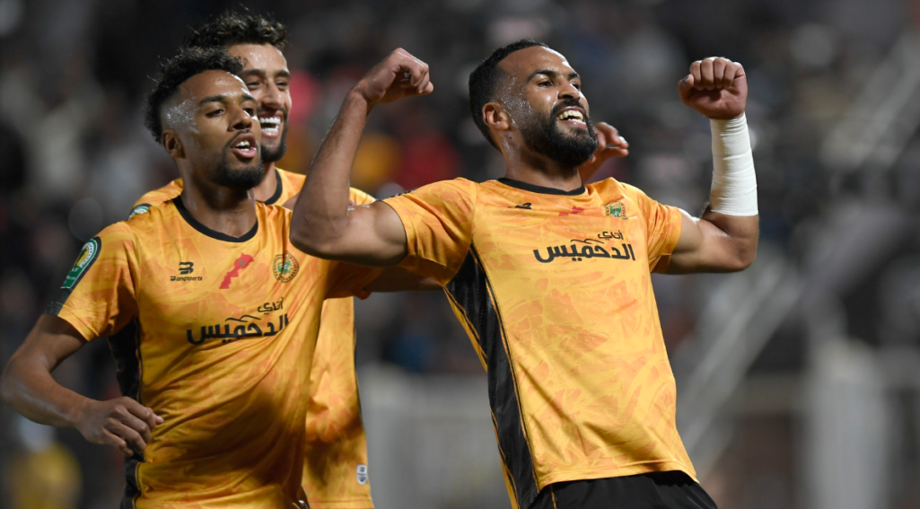 نهضة بركان يحلق في الصدارة بثنائية أمام الجيش الملكي