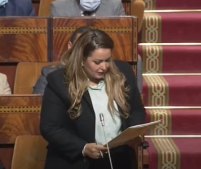 سابقة .. برلمانية تطالب بإلغاء حظر الشيشا في مراكش