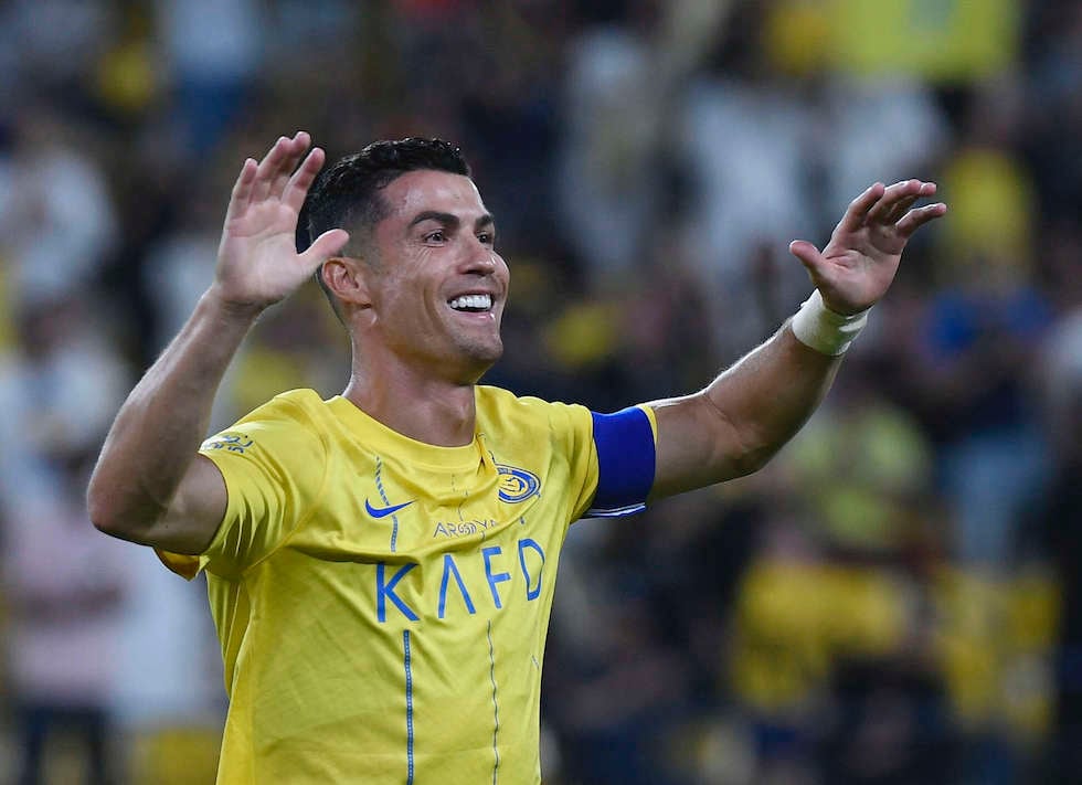 كريستيانو رونالدو يتصدر قائمة أعلى الرياضيين أجراً في العالم لعام 2024