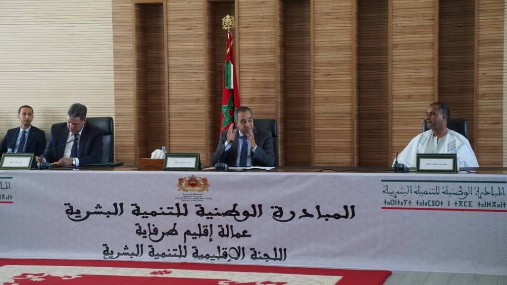 تحقيق التنمية المستدامة في طرفاية.. اجتماع للجنة الإقليمية يبرز مشاريع سكنية وتنموية مهمة