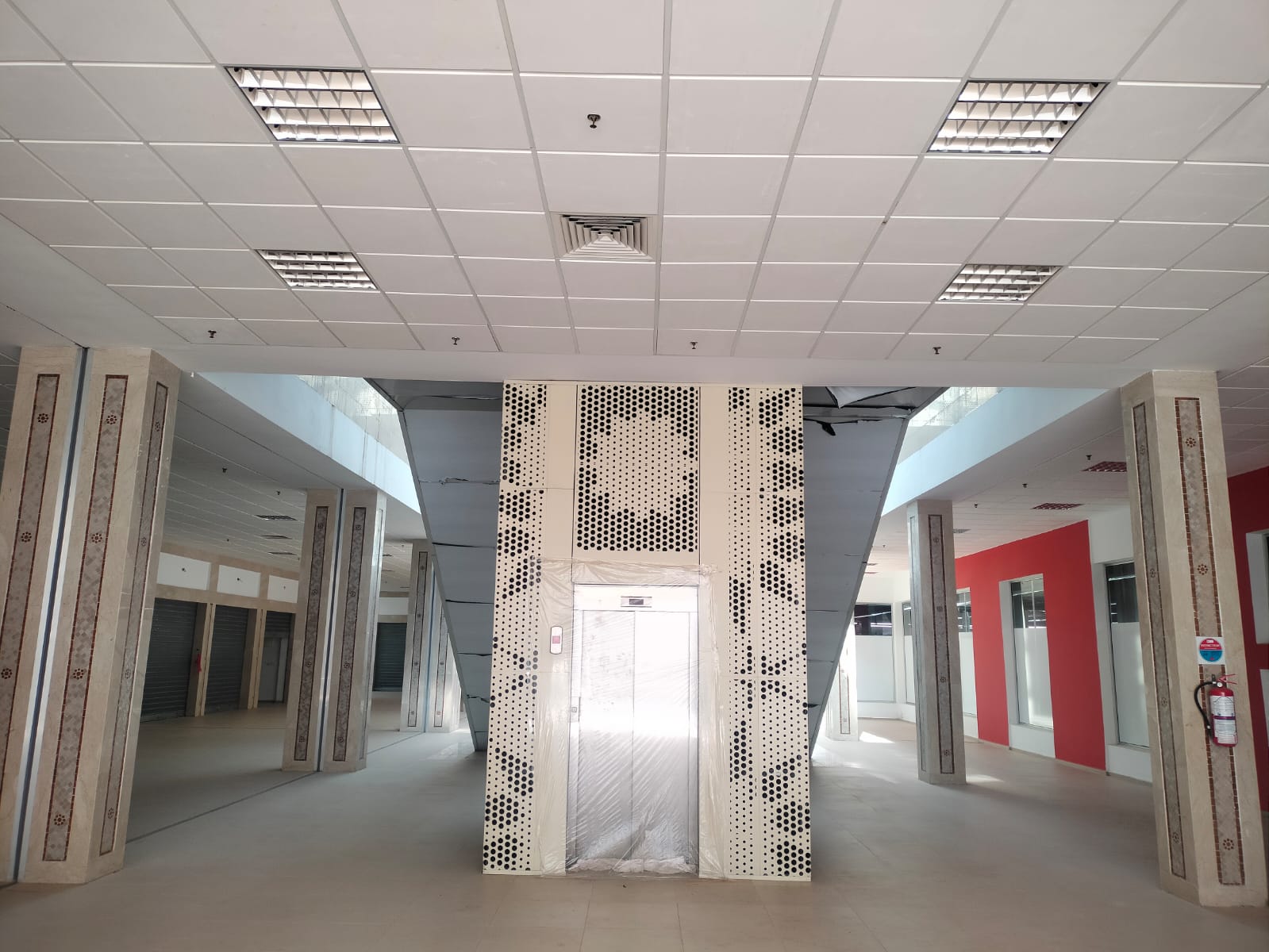 المركب التجاري زيري سانتر يعود للحياة بعد سنوات من الإغلاق