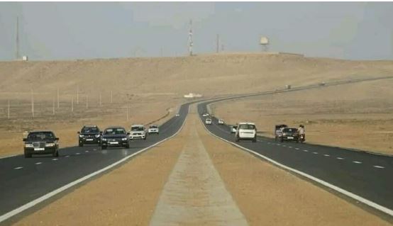 95% من طريق السمارة – الحدود الموريتانية جاهزة.. وافتتاح قريب للمحور الاستراتيجي