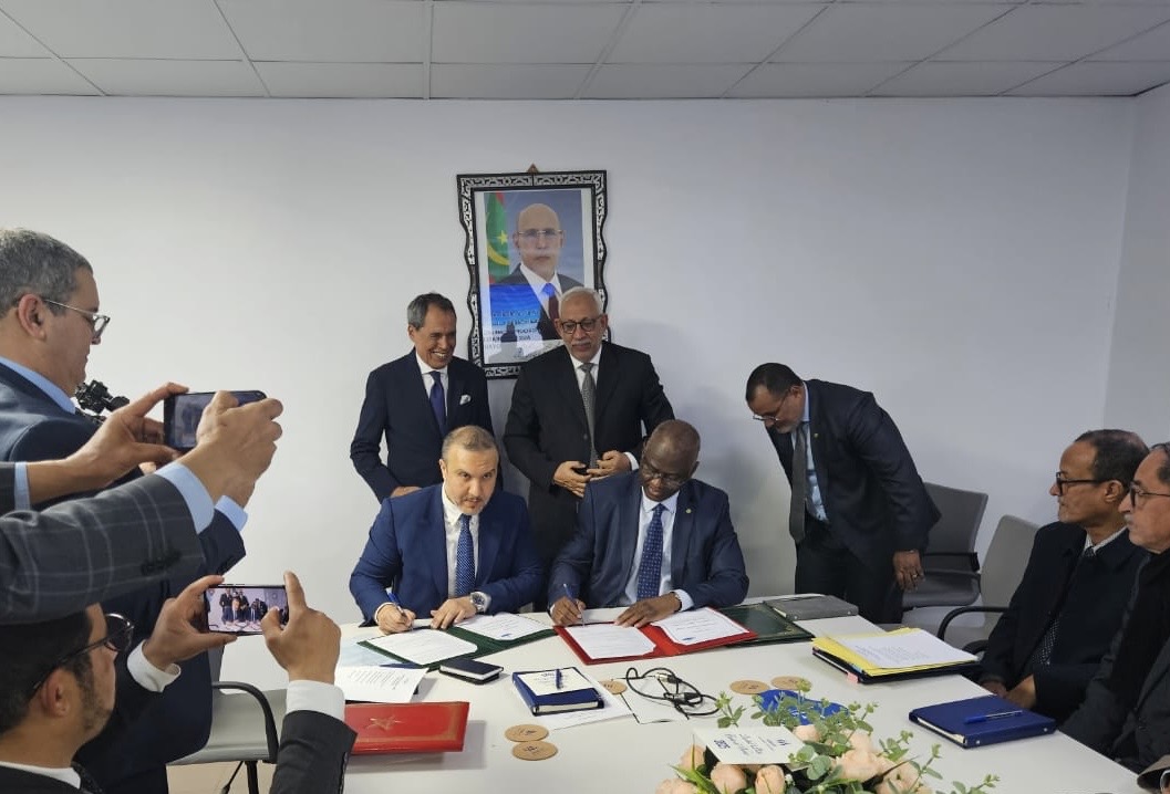 المغرب وموريتانيا يوقعان اتفاقية تاريخية للربط الكهربائي