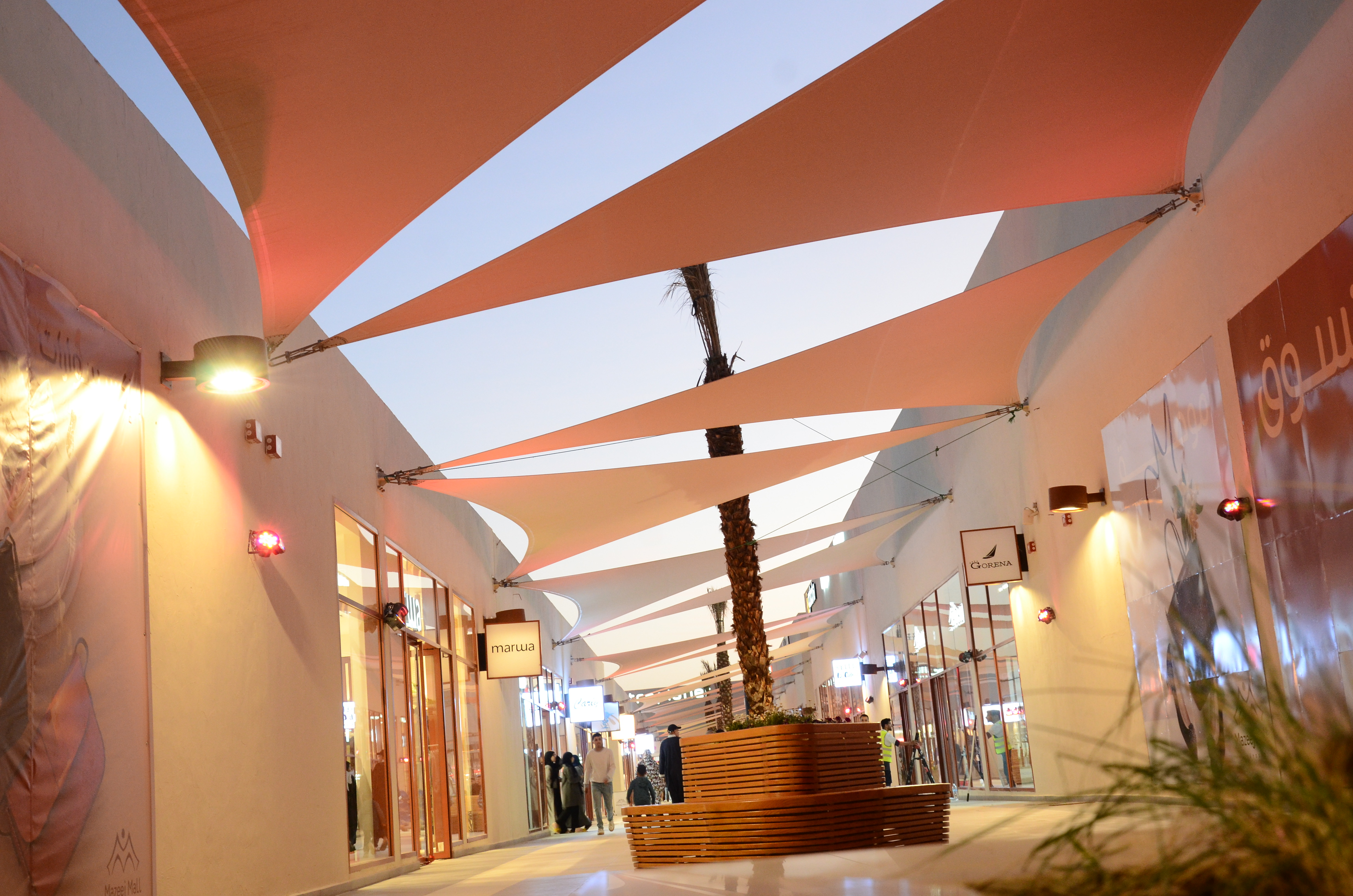 “مزيج مول” باستثمار 26 مليون دولار يعزز اقتصاد العيون ويوفر مئات الوظائف