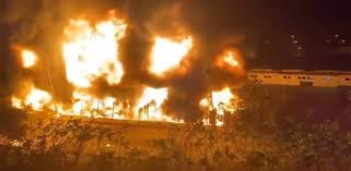 حريق مهول بسوق الجملة في تطوان يستنفر السلطات