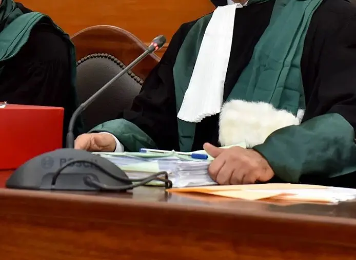 سقوط محتالين انتحلا صفة قاضٍ لابتزاز امرأة