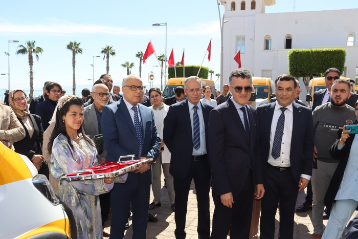 تعزيز النقل المدرسي بالناظور: 12 حافلة جديدة لدعم تمدرس تلاميذ القرى