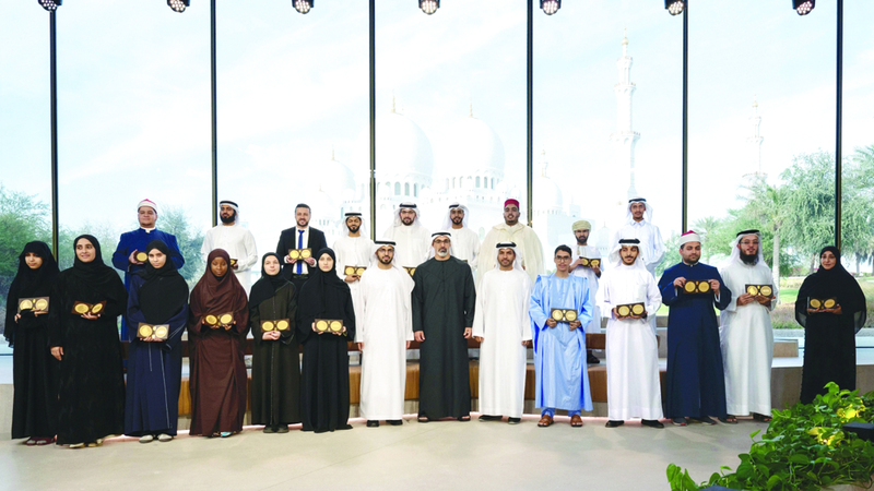 المغربي إلياس مهياوي يُكرَّم في جائزة الإمارات الدولية للقرآن الكريم