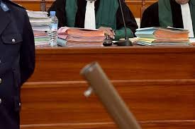 أحكام ثقيلة ضد مسؤول محلي وشبكة مخدرات