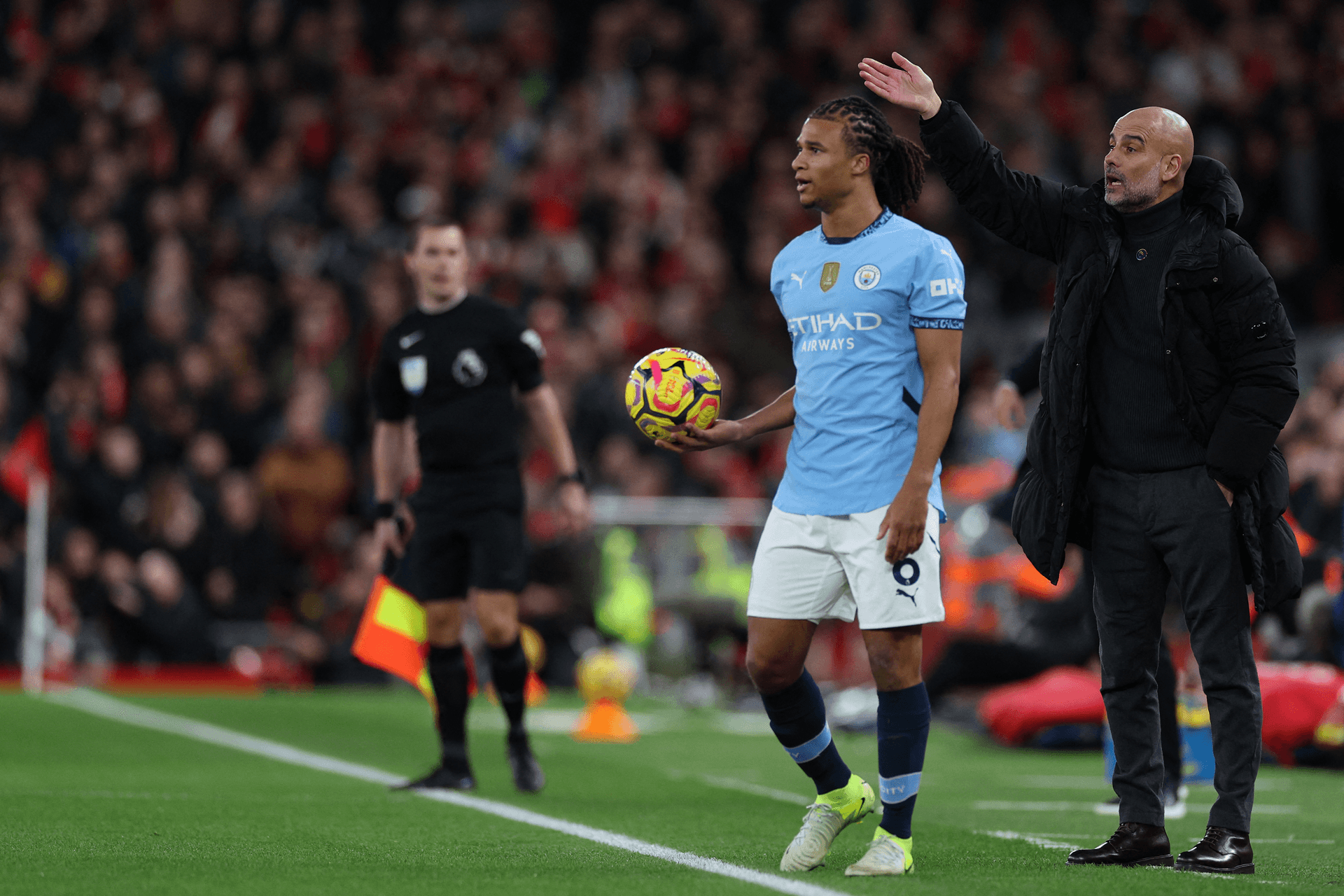 ضربة موجعة لمانشستر سيتي المدافع أكي يبتعد عن الملاعب لأسابيع طويلة