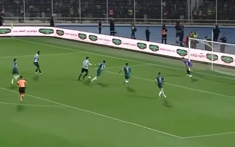 انفجار في وجدة: الاتحاد الإسلامي يُطيح بالرجاء ويعبر لربع نهائي كأس العرش